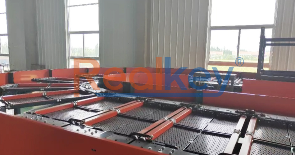 Handles Irregular Items Warehouse Parcel Sorter With Customized Tray Design