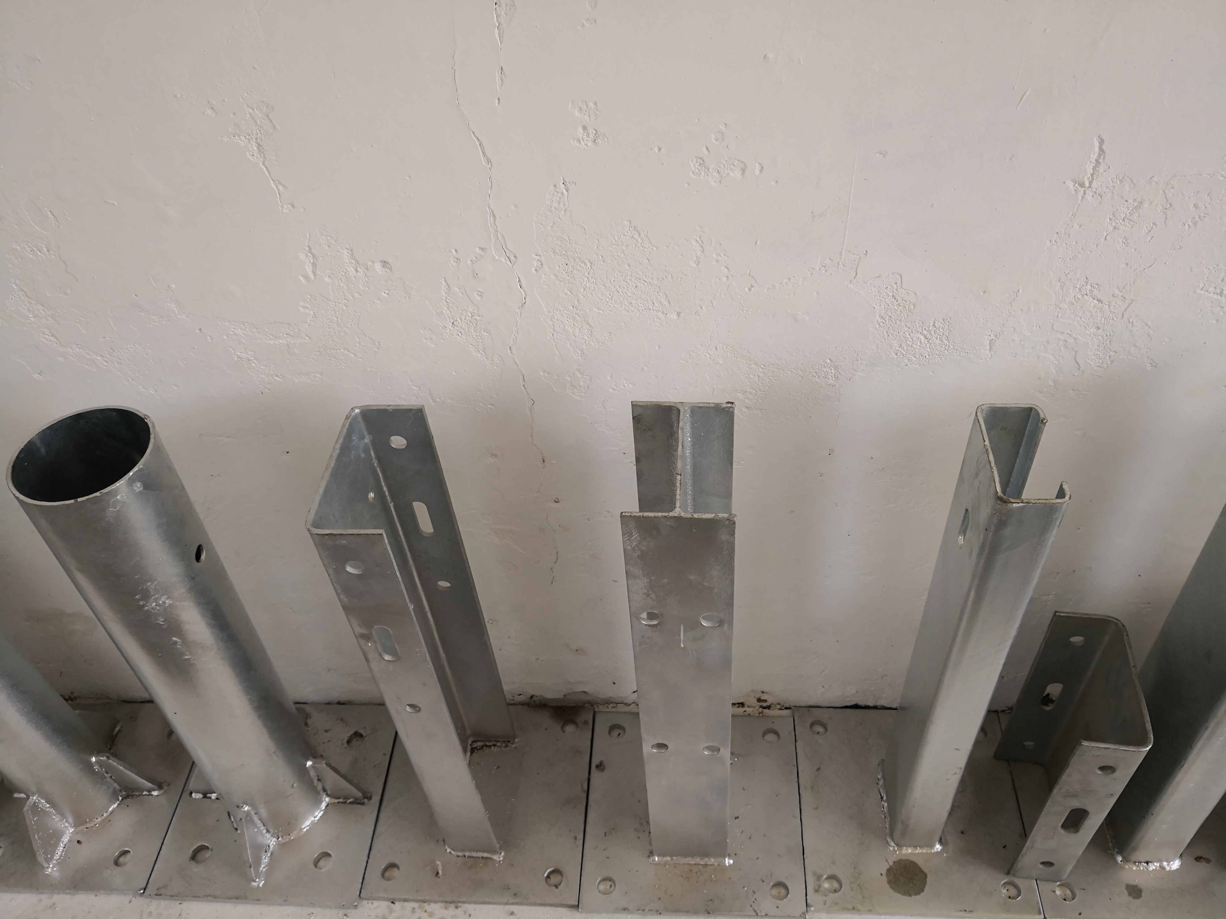 Galvanized Steel Guardrail Post For Roadway Safety On Highway Anti-Collision