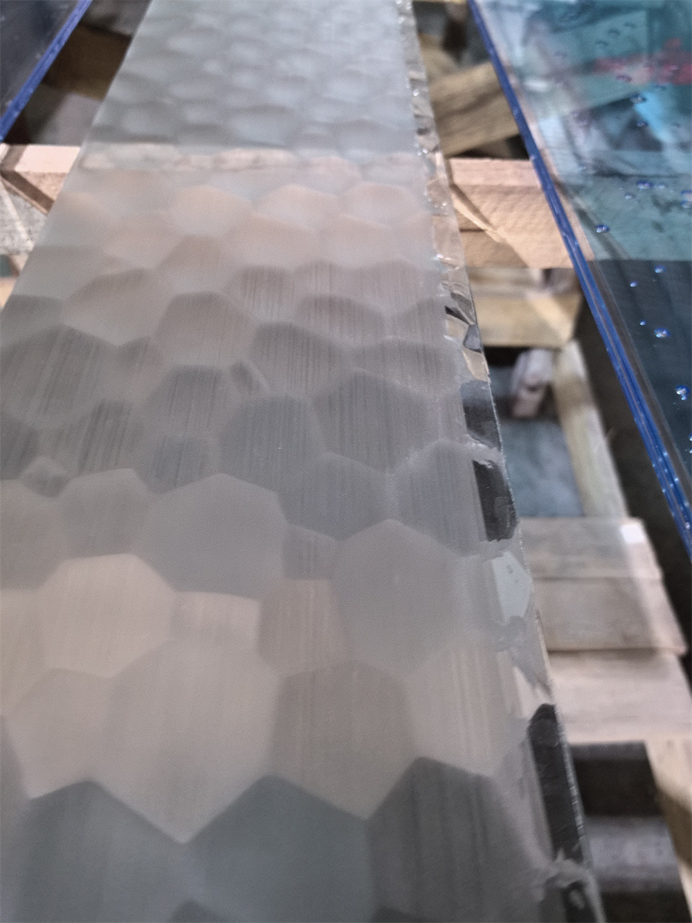Frosted Brushed Figured Textured Tempered Art Glass Brushed Acid Etched Glass for Partition Screen