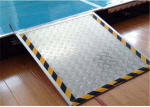 Quality Antislip Surface Bus Portable Wheelchair Ramp , 24V Electric Wheelchair Ramps wholesale
