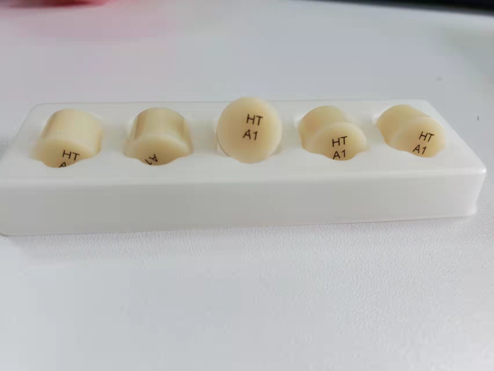 Lithium Disilicate Dental Ingots HT LT 5Pcs MFDS Standard For Dental Veneers