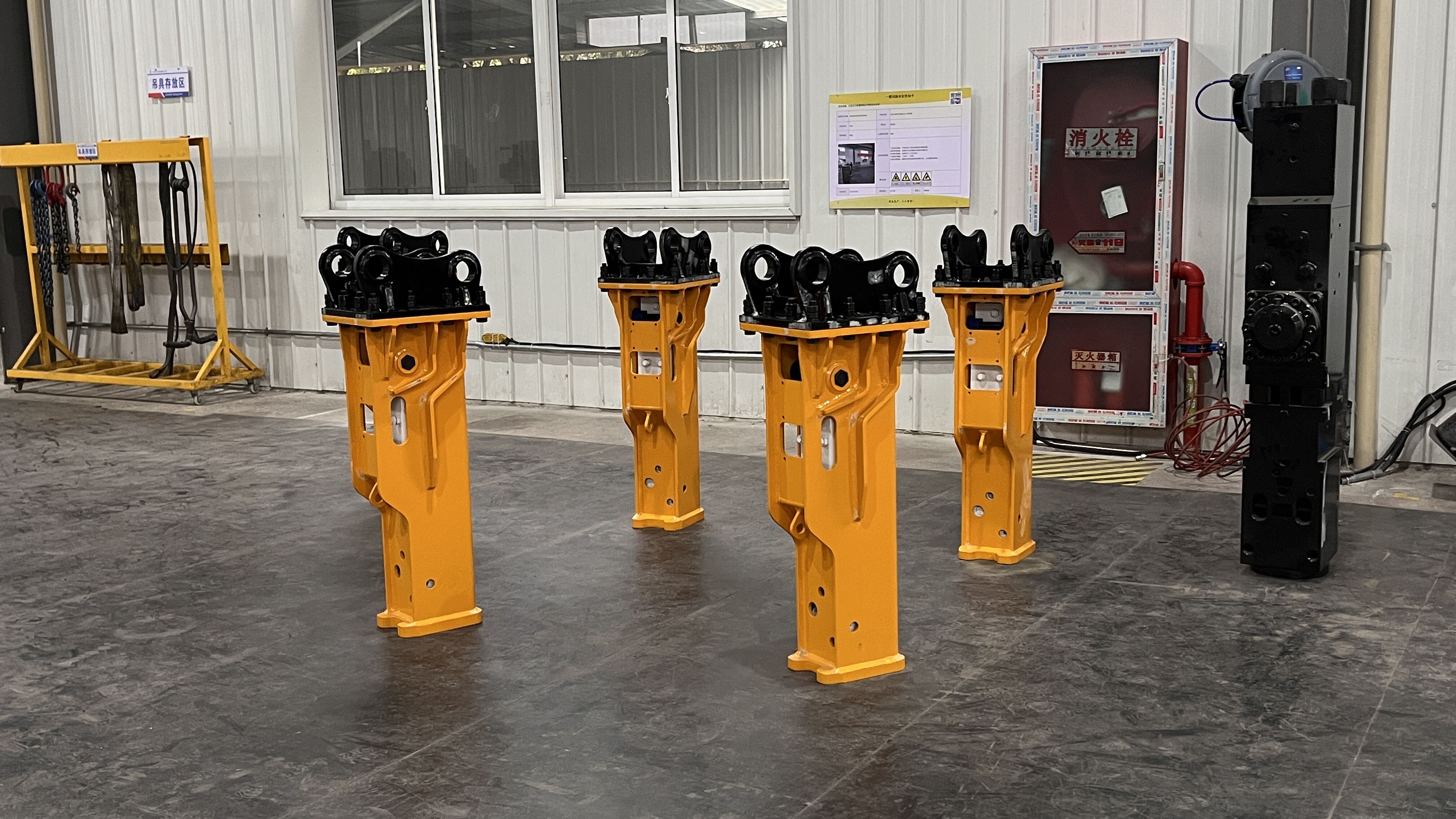 Yantai Solution SB40 Box Type 68mm Hydraulic Breaker Hammer for 4-7 TONS Excavator in Yellow Customized 6