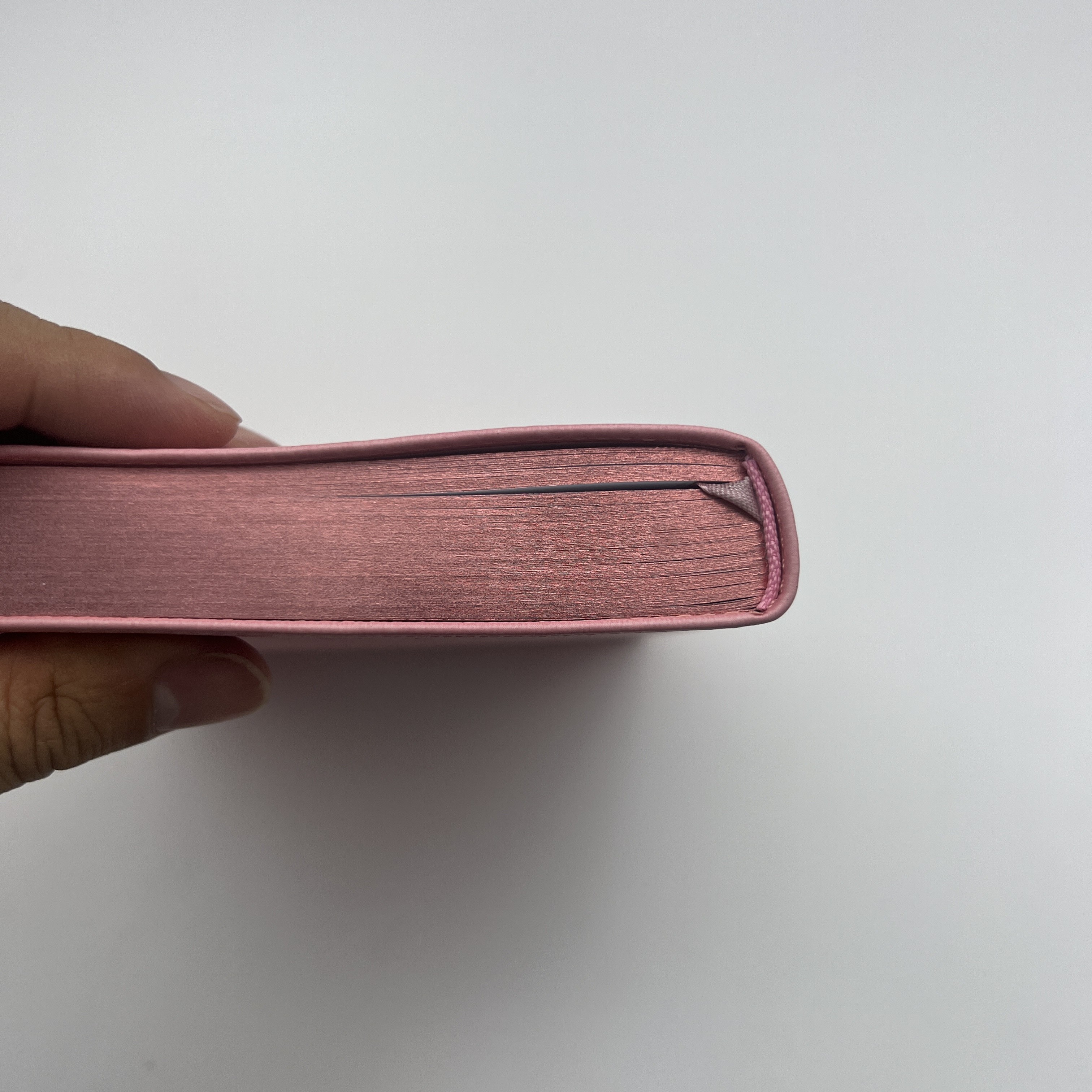 Pen Loop Perfect Binding Printing Services 240 Pages Sewn Binding Book Printing