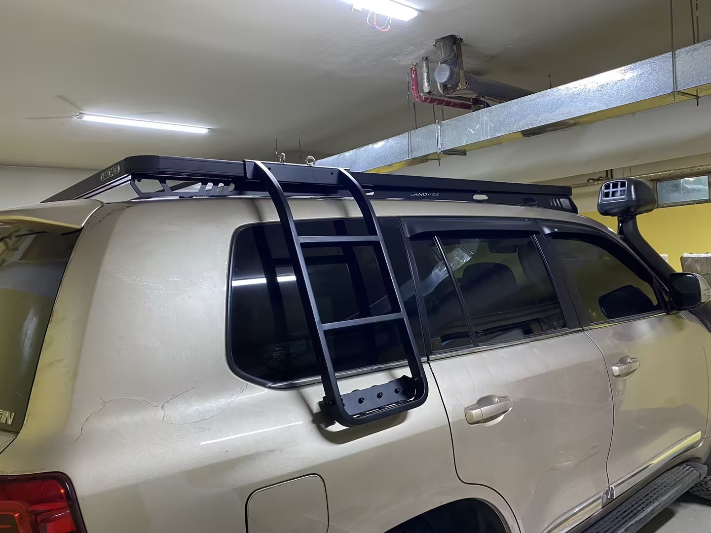 Roof Placement Universal 4x4 Roof Rack for Toyota 4 Runner E-Coat and Powder Coated