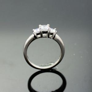 Quality 925 Silver Jewelry CZ Diamonds Three Stones Engagement Ring (SRT336) wholesale