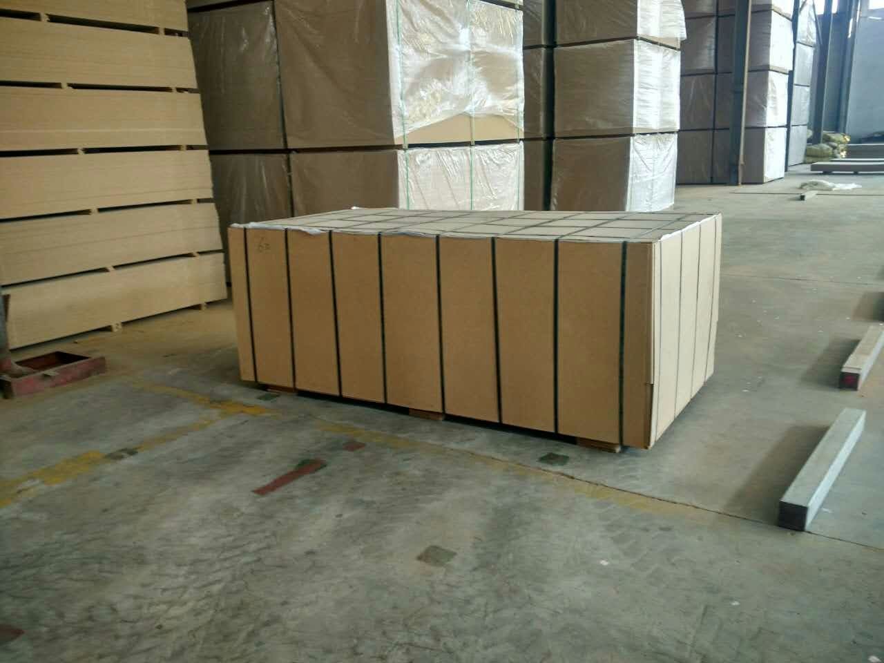 Construction Moisture Less Than 8% 25mm Melamine Laminated MDF