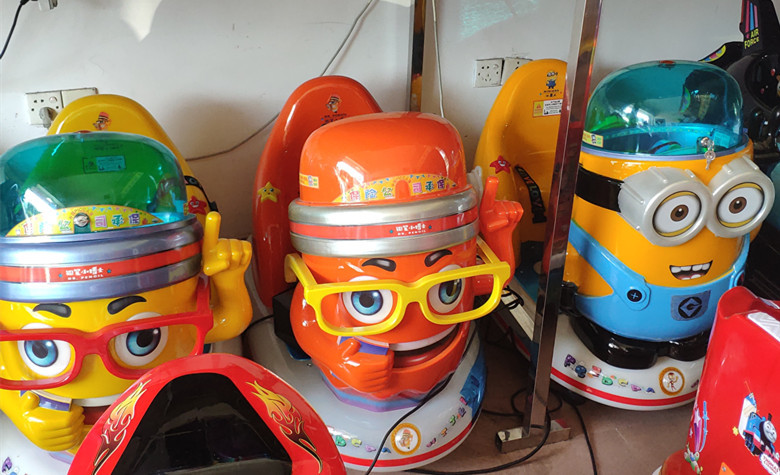 Colorful Mall Kiddie Rides HD LCD Monitor For Amusement Park 220V Voltage