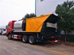QGB950 Asphalt Distribution Truck 24cbm , 8x4 Multi-Functional Chip Sealer ruck