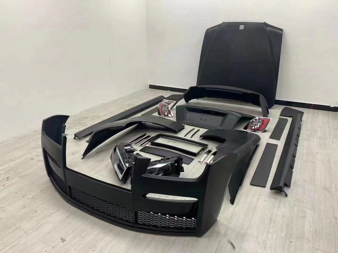For Rolls-Royce Ghost Body Kit 2010-2020 Ghost Upgrades the 2021 Body Kit Ghost Front and Rear Bumpers