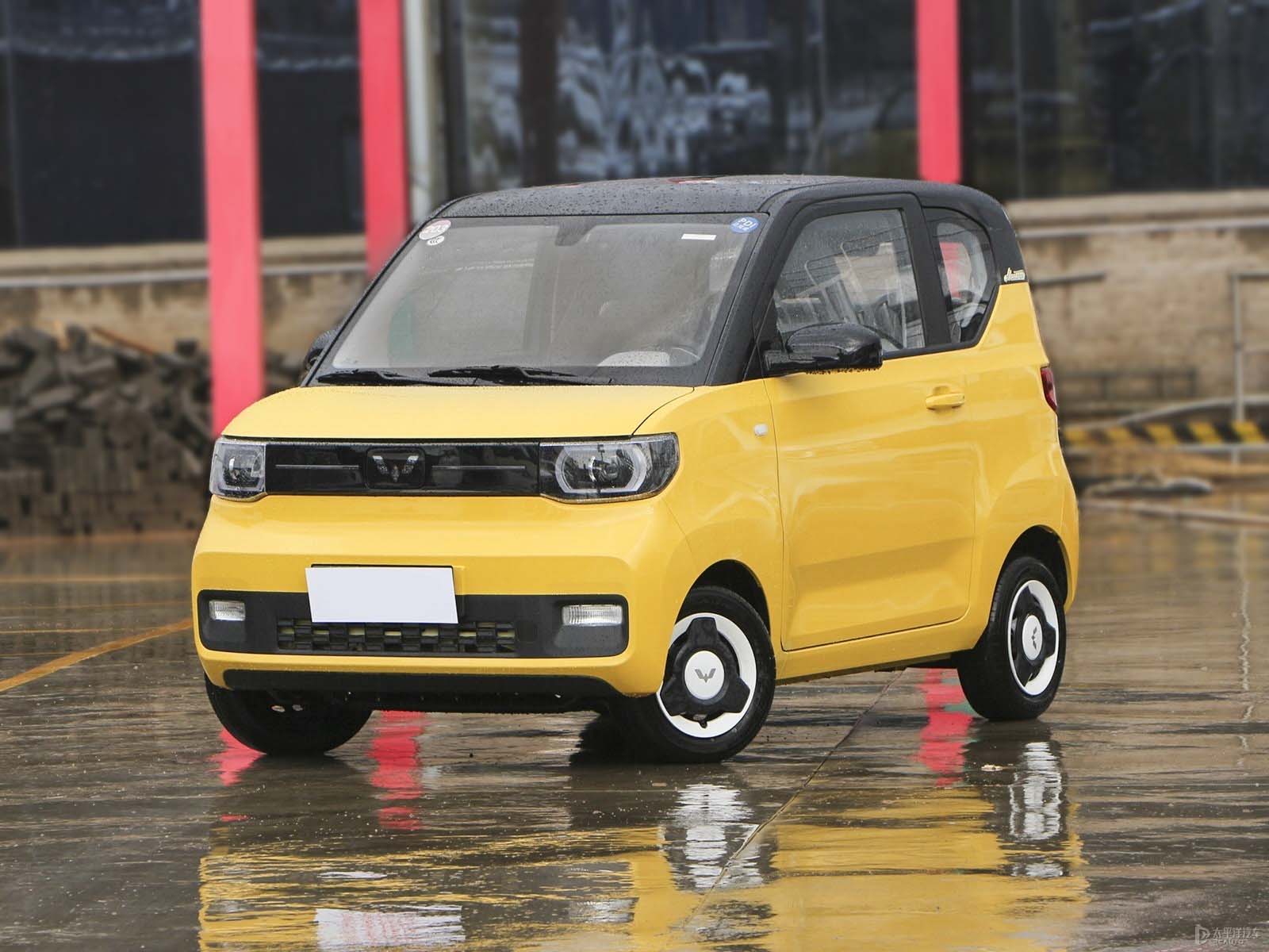 Chinese design Hongguang Mini macarons fashion 120km lithium iron phosphate spot sales, small cars