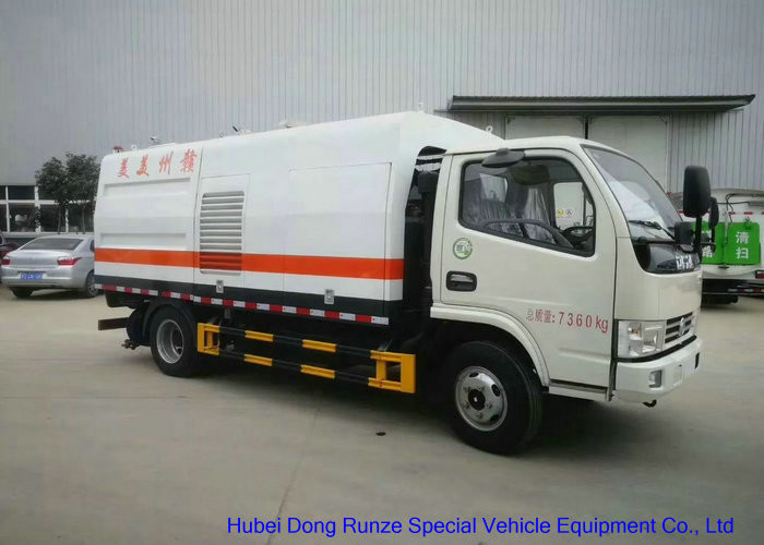 Truck Mounted Road Guardrail Sweeper For Road Fence Cleaning With Brushes 1000L Water