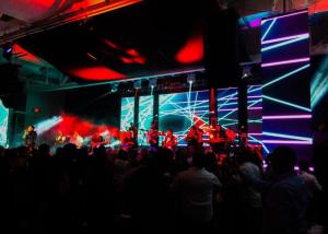 China HD P4 Indoor LED Video Wall Flexible LED Video Display In Chile Colombia Ecuador Brazil on sale