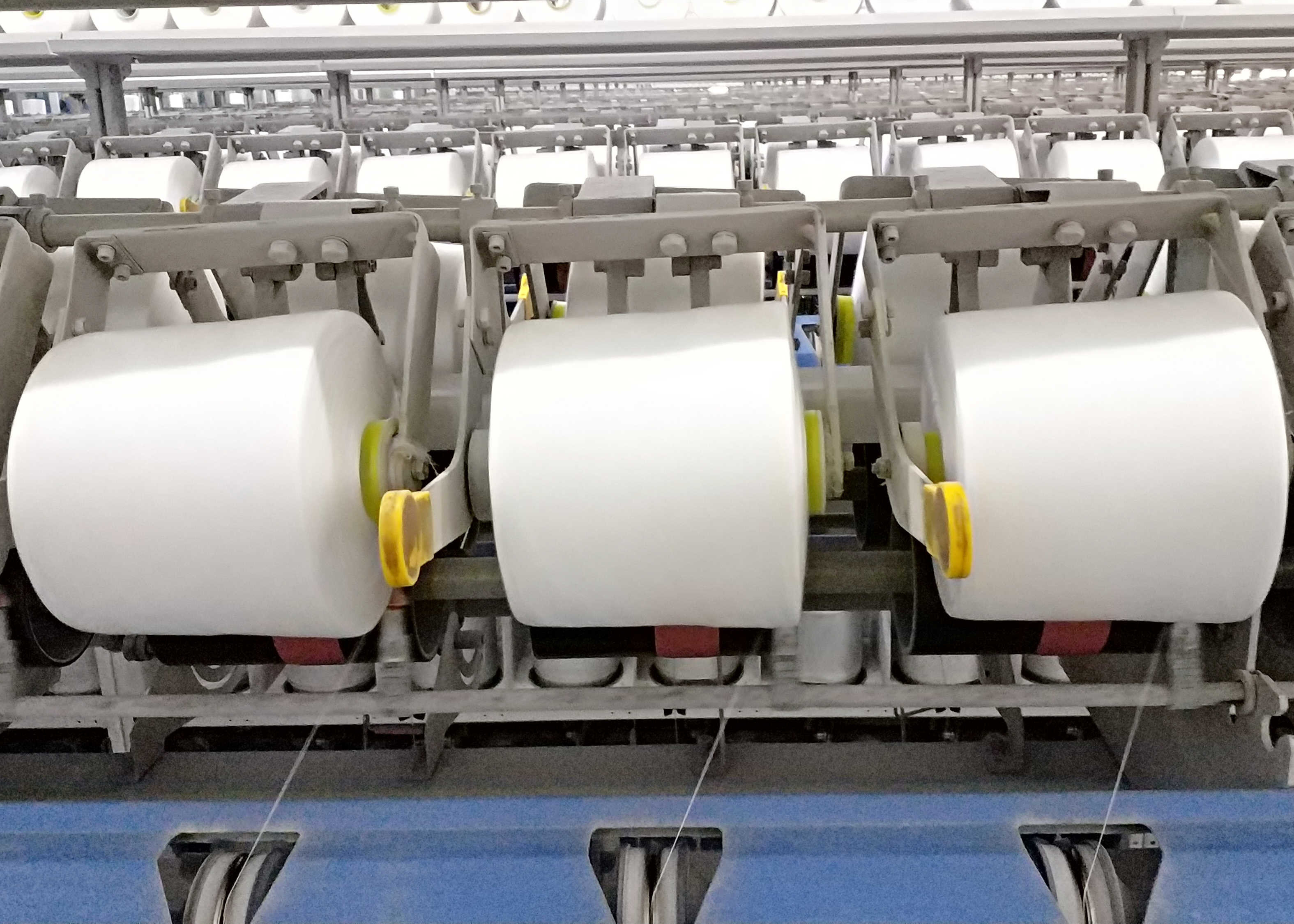 T62S/3 Semi Dull Raw White Polyester Yarn For Sewing Use From Hubei Province