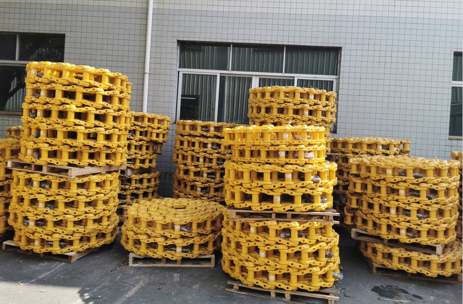 Hardness HRC52-58 D8N Bulldozer Undercarriage Parts Track Chain Assy Track Rollers Carrier Rollers Idler
