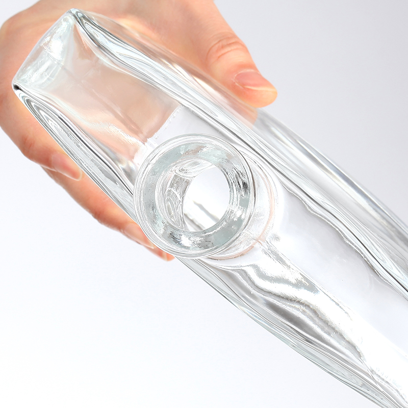 750ml Glass Bottle for Beverage Base Material Glass Industrial Whiskey Vodka Gin Rum