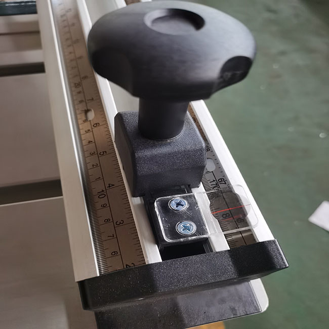Linear Cutting Sliding Table Saw Machine 90 Degree For Woodworking