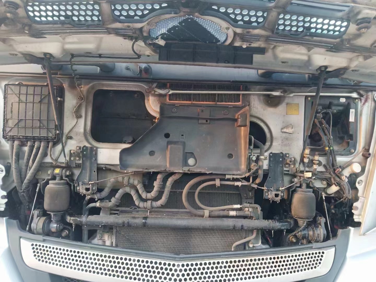 foton auman EST Time-travel edition 560 HP 6X4 Automatic Gear Tractor Truck