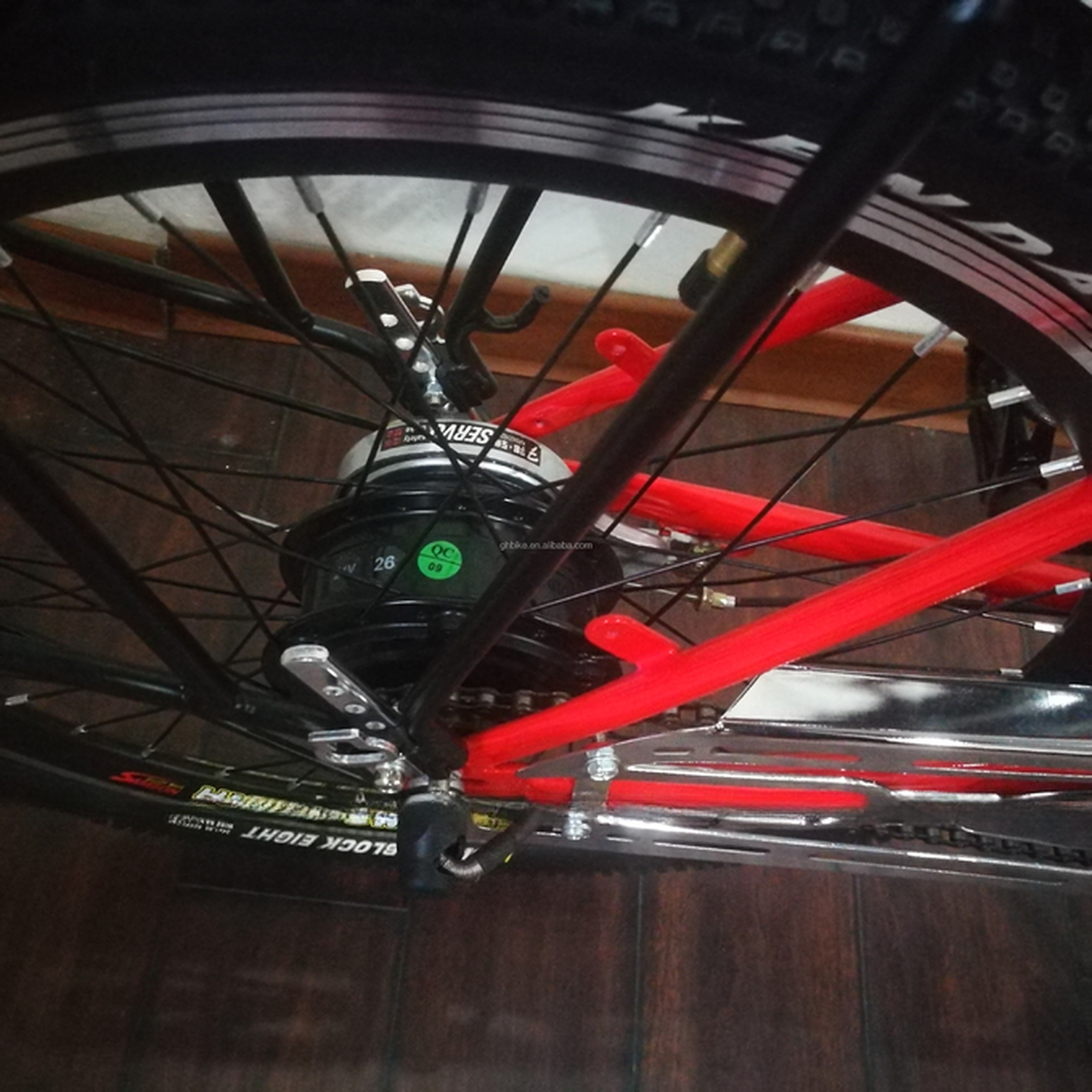 Charging Time 3 Hours 26" Electric Bike with 350W Motor and 8.8Ah Lihtium Battery