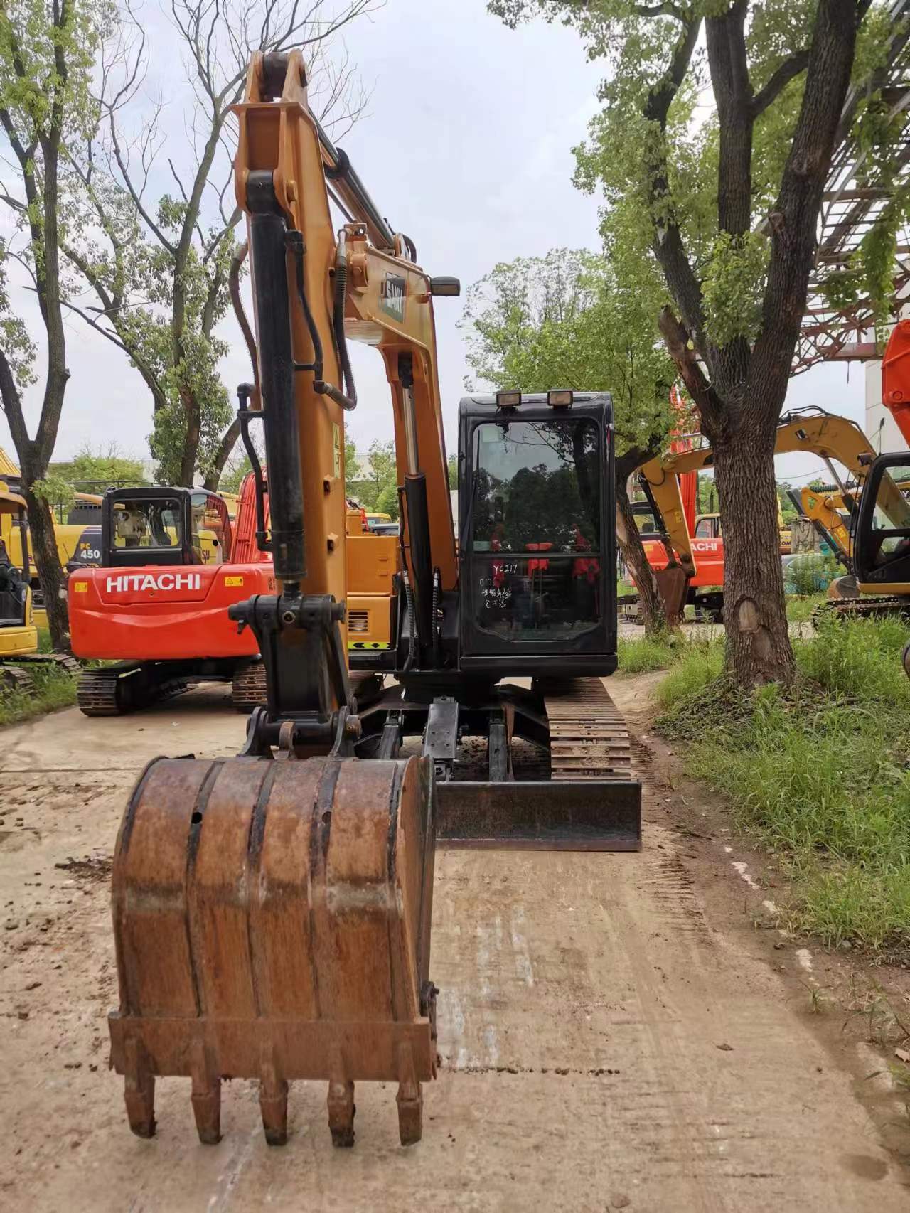 Sany SY75 SY60 SY135 Excavator with 0.28m3 Bucket Capacity and 7000 KG Machine Weight