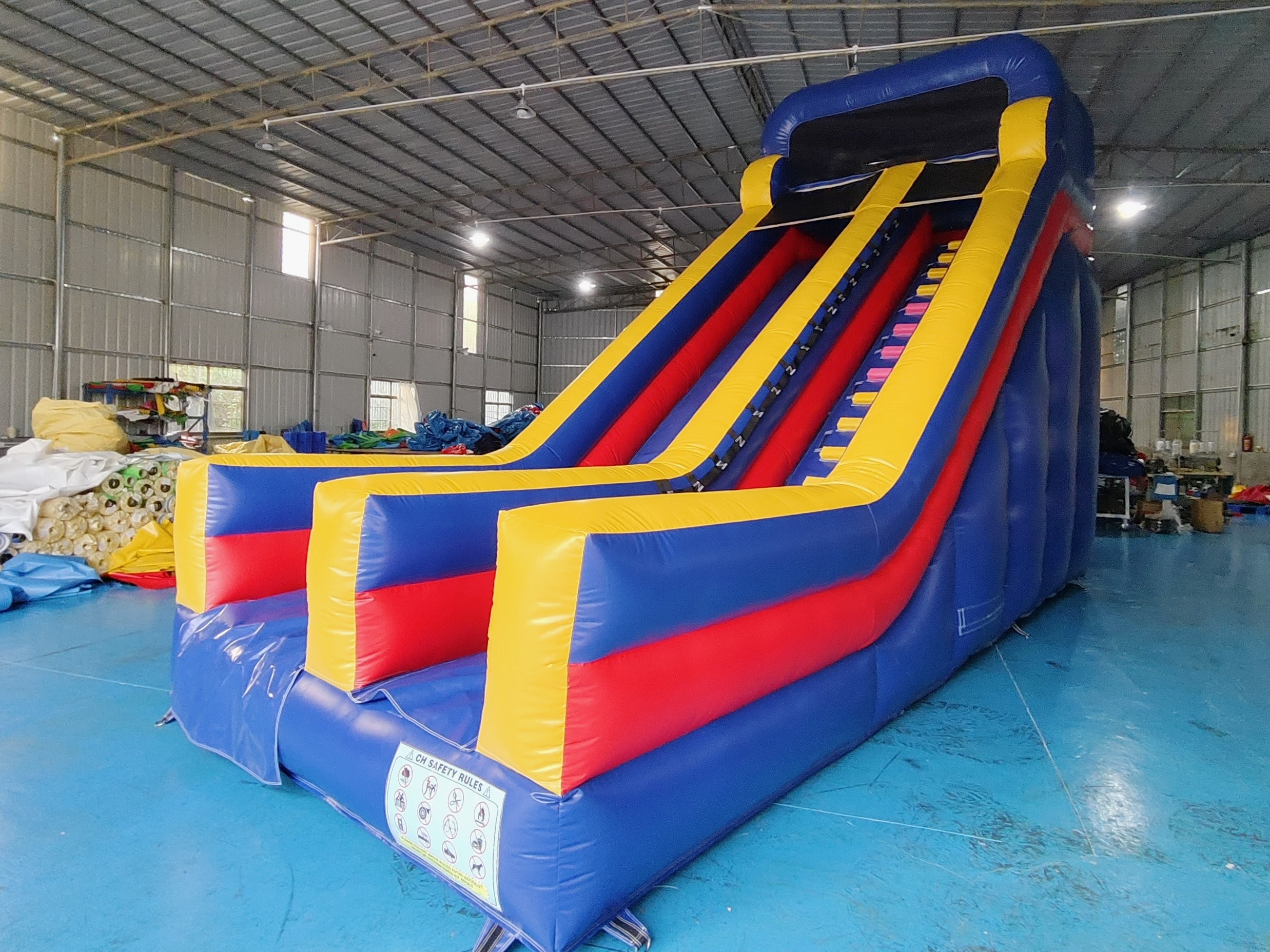 Commercial 0.55mm Pvc Tarpaulin Giant Inflatable Slides Outdoor Inflatable Water Slides Castle For Kids And Adults