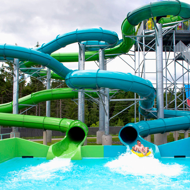 Water Play Equipment Manufacturer Tube Closed Spiral Slide Fiberglass Custom Design Aquatic Slide