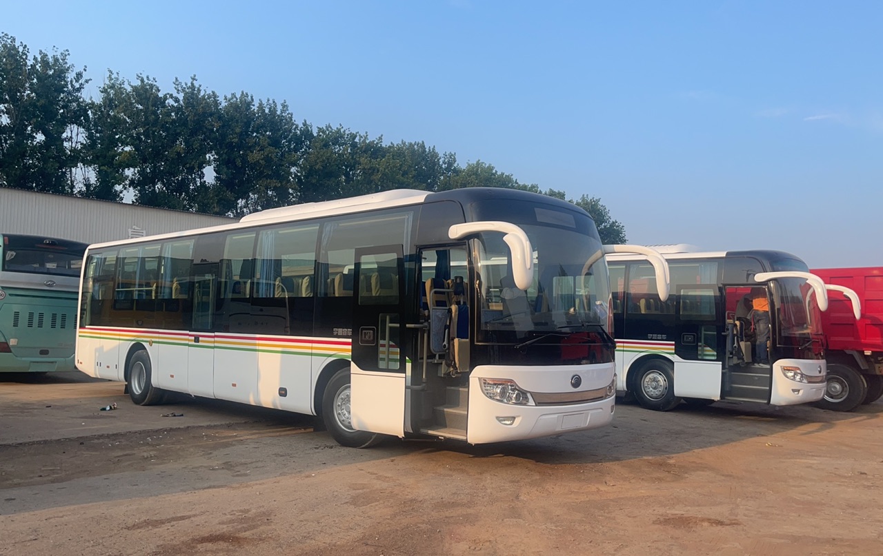 DESIGNED Passenger Bus 55 Seat 60 Seater Bus with Used Coach Youtong Bus
