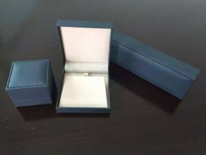 Quality Elegant Jewelry Plastic Box , Jewellery Display Cases Clamshell Open Way wholesale