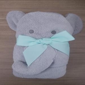 Quality 75X75CM non-twist fabric 3D embroidered elephant hooded baby towels wholesale