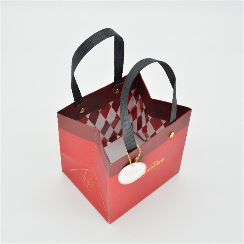 Red New Year Gift Bag , 600g To 1600g Large Paper Carrier Bags