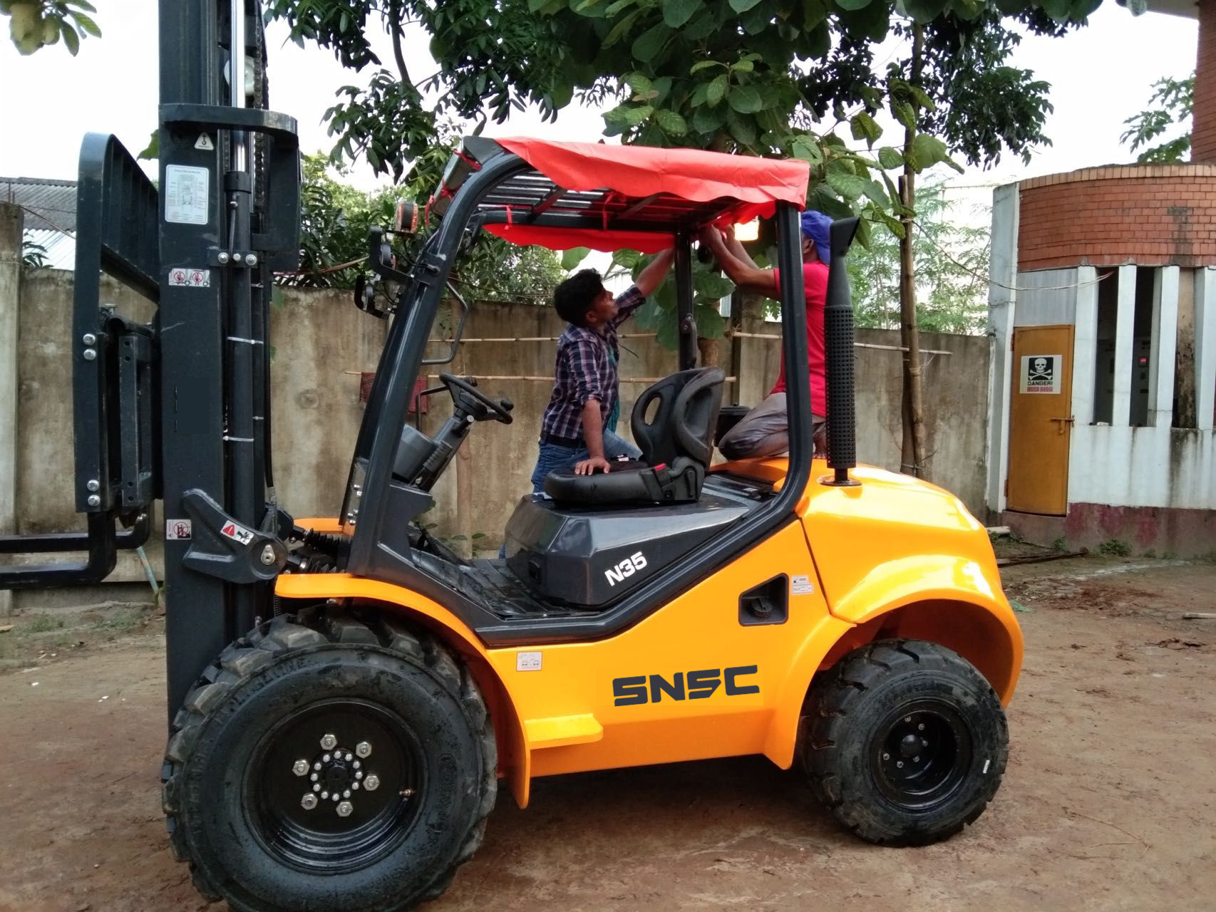 Backhoe Loader FD35 3.5 Ton Rough Terrain Forklift with Japanese Engine and Side Shifter