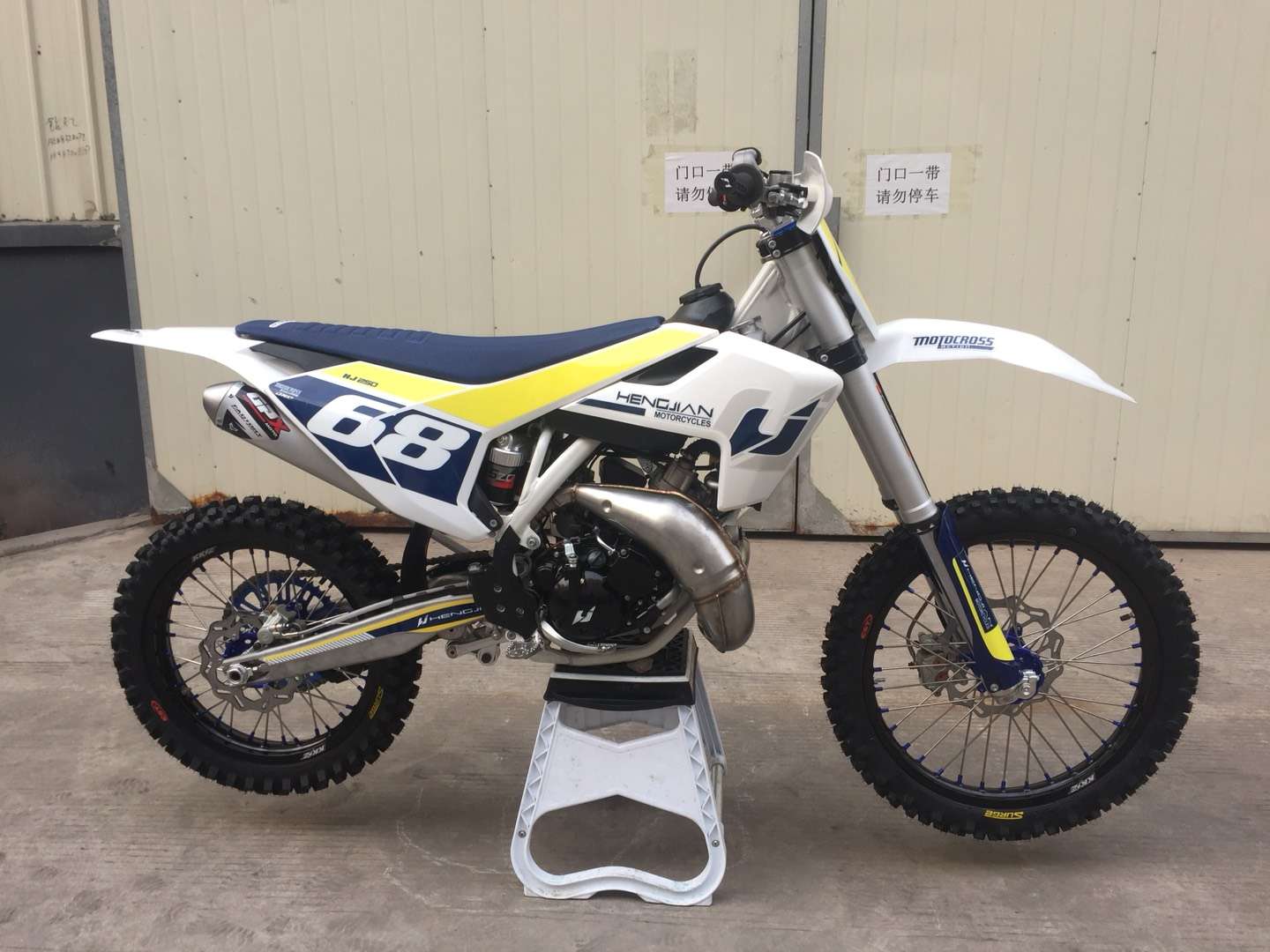 2 stroke sports bike powerful engine racing moto wholesale motorcycle racing motorcycle Dirt bike 250cc dirtbike 250cc