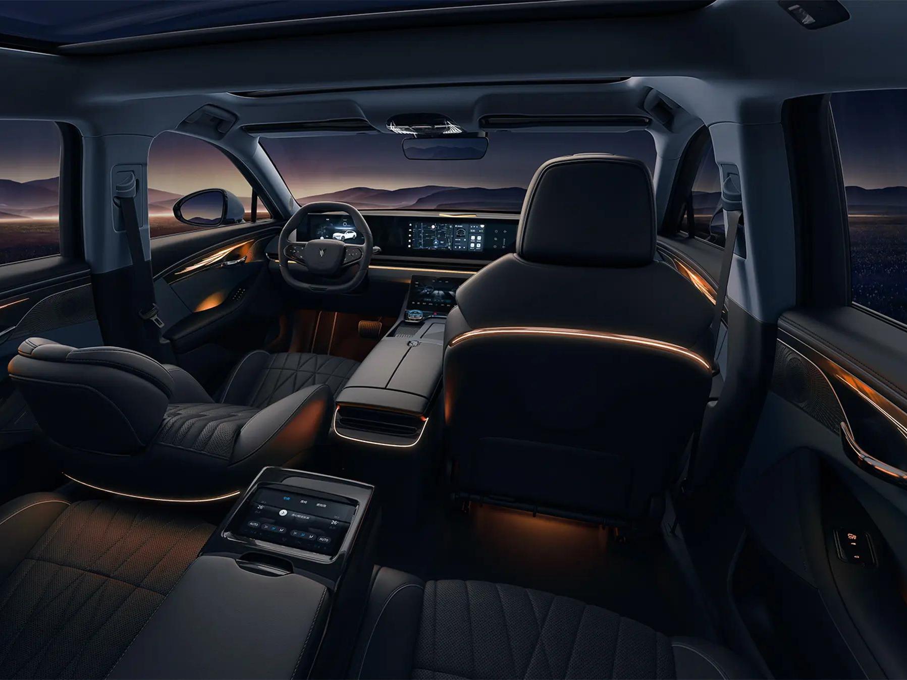 2024 Voyah Zhuiguang Electric Sedan EV Vehicle with Ternary Lithium Battery and 5-Door 5-Seat Body Structure