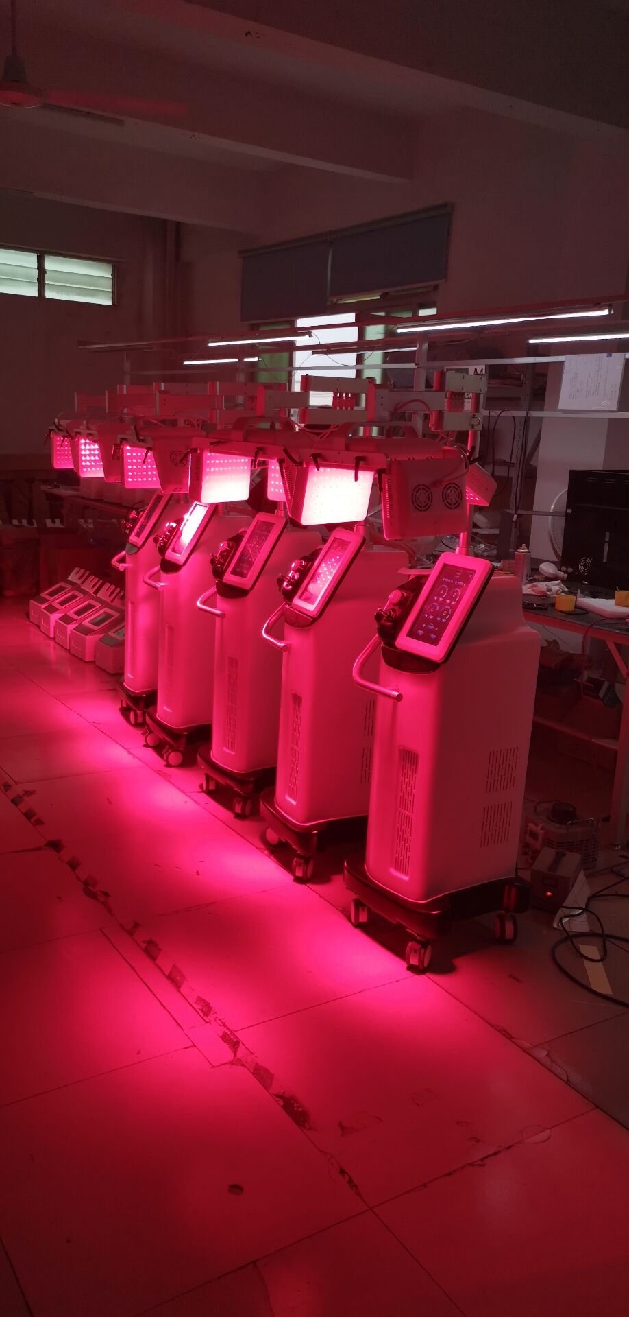 Red Diode Laser High Frequency Beauty Therapy Machine 650NM For Hair Growth OEM
