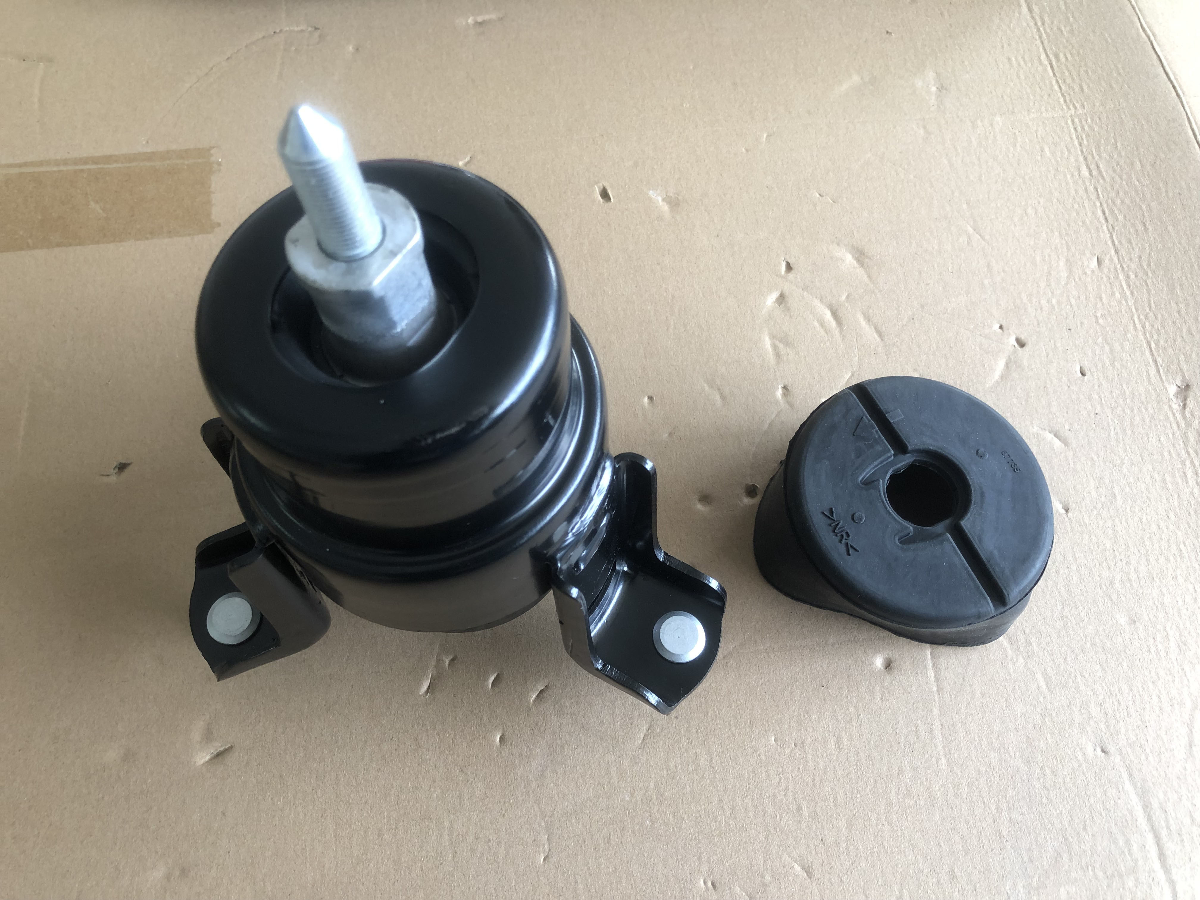 12361-28110 12361-0A080 Car Engine Mounting For Toyota Solara Coupe V3 2.4