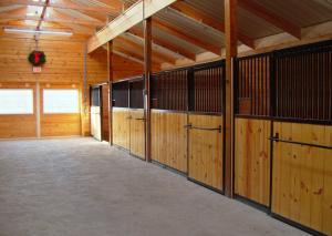 Quality Standard Hot Dipped Galvanized Horse Boxes , Horse Stable Panels wholesale