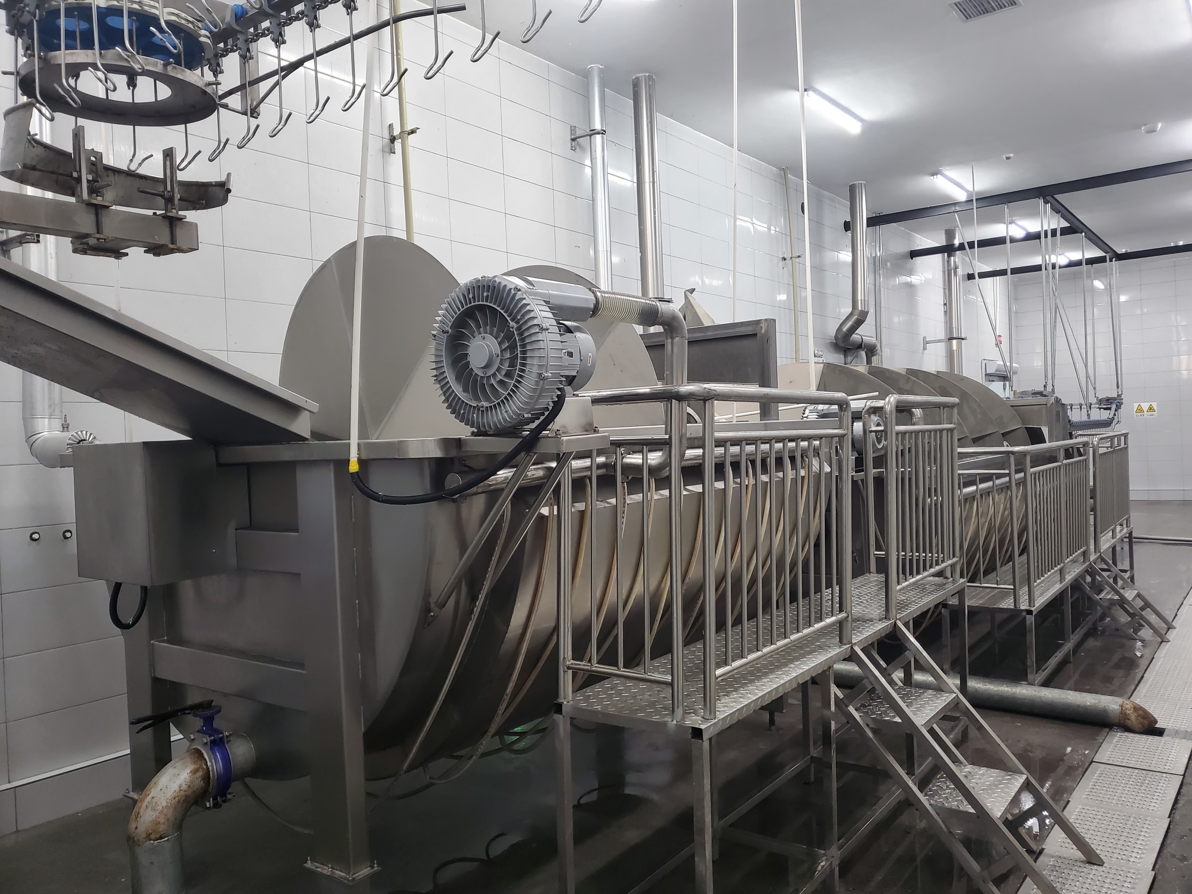 Large Spiral Screw Pre Chiller Machine For Poultry Processing Plant Machinery