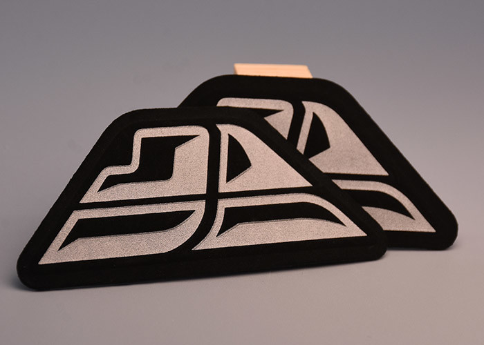 Microfiber Embossed Reflective Logo Heat Transfer Labels For Garments