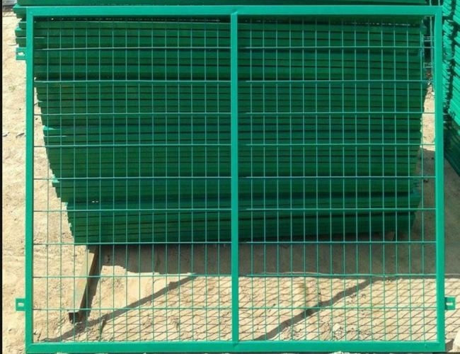 AISI Stainless Steel Welded Wire Mesh Panels For Seperation Net Oxidation Resistance
