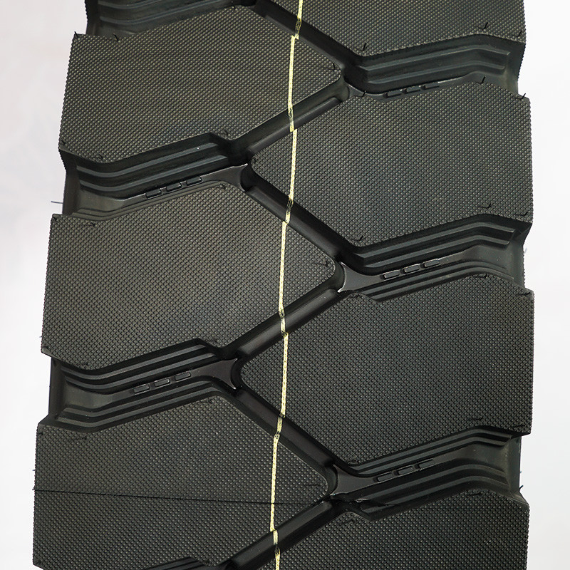 Chinses Factory Price Tyres All Steel Radial Truck Tyre AR665 11.00R20