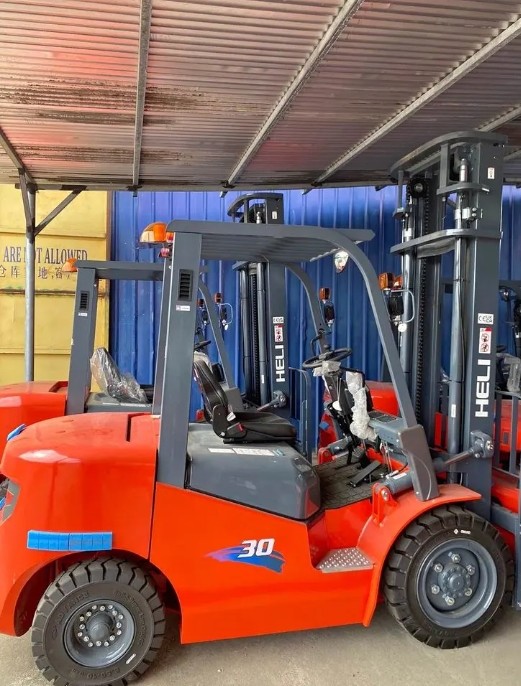 Heli New Powered Diesel Forklift 1.5 3 3 Ton 5 8 Ton 8 10 Ton With Bucket Glass Cab Rough Terrain Forklift