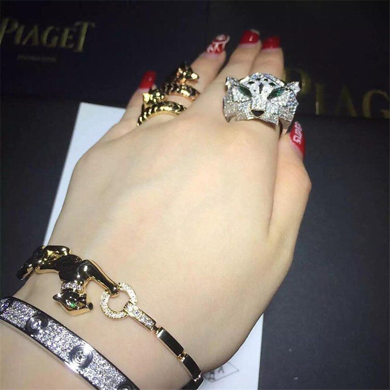 C Cheetah bracelet - showing the charm of courage, naughty or docile .18K gold jewelry factory shafle garnet, Onyx