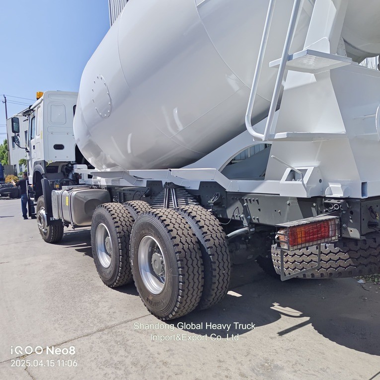 Mixing Mixer 10 Wheels HOWO 6X4 8cbm 9cbm 371HP Concrete Mixer Truck