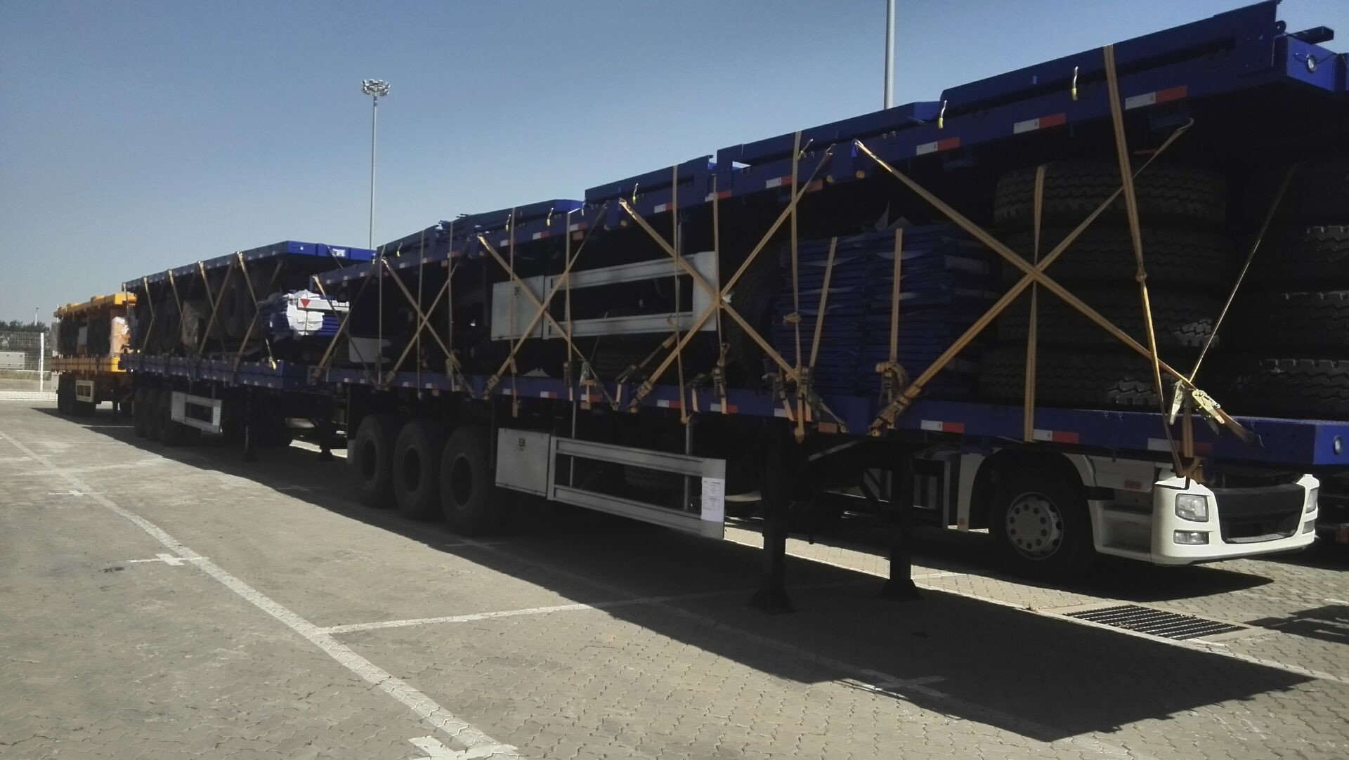 High Column Semi Trailer Trucks Black Cargo Truck Trailer CTY9391CLX