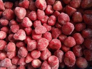 Quality IQF Frozen Strawberries Sweet Charlie / A13 Variety With Delicious Taste wholesale