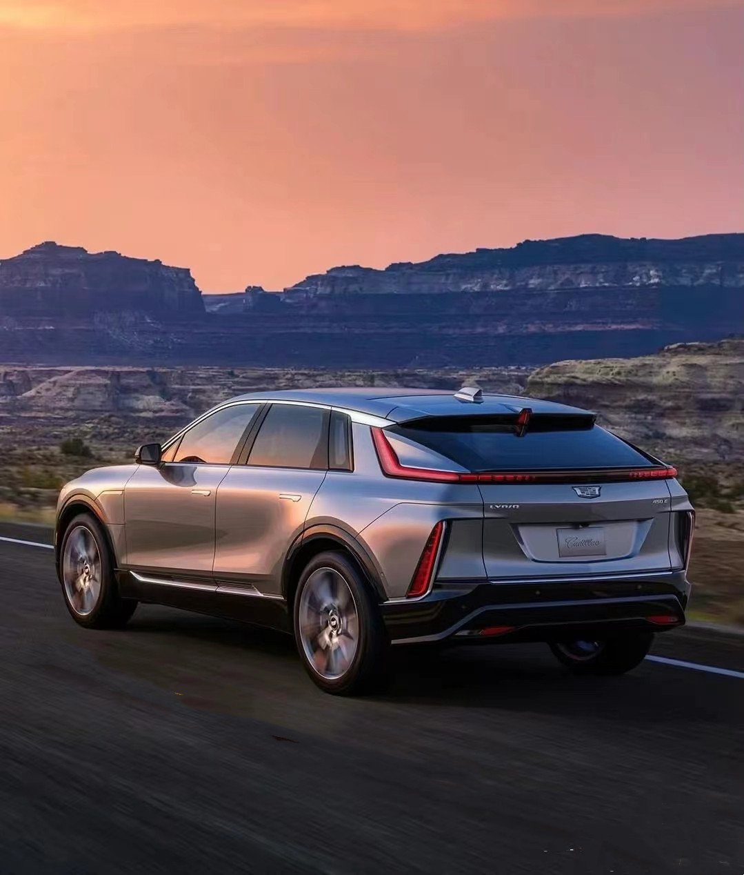 2024 Cadill-ac LYRIQ Large Electric SUV 255kW Motor 190km/h Maximum Speed and 440N.m Maximum Torque with Large Space