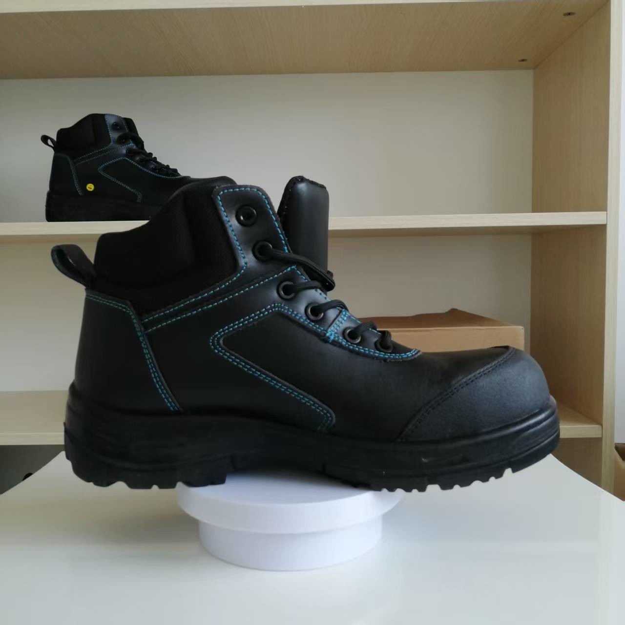 Midsole Kevlar Safety Shoes In Genuine Leather For OEM Security Work