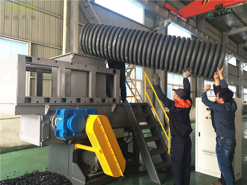 PVC HDPE Heavy Duty Plastic Shredder Machine 400MM Plastic Recycling Shredder