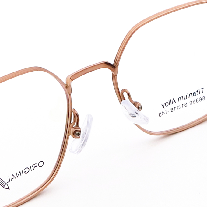 Fashionable Comfortable β Titanium Frame Eyeglasses For Unisex