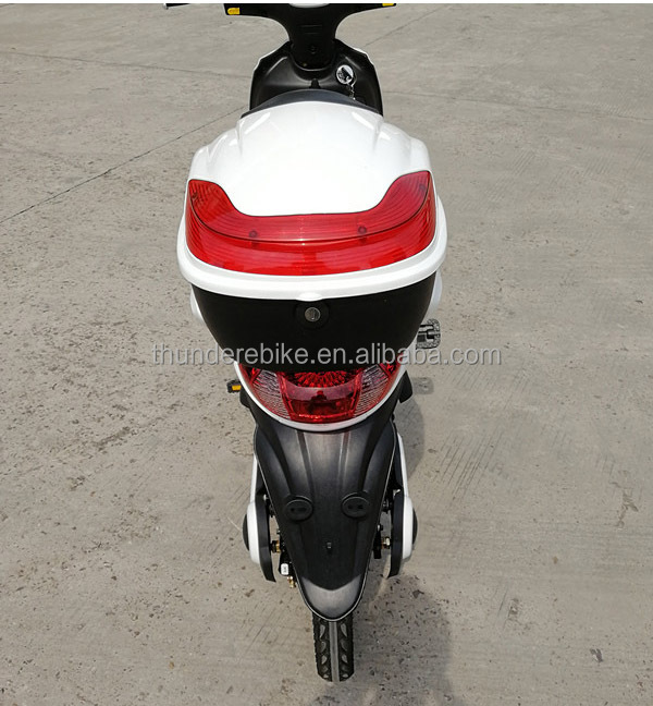 Italy Best Seller 48V 500W Electric Scooter Pedal Assist 60km Range per Charge 18 Inch Tire 48V 20ah Bluetooth Sensor Disk