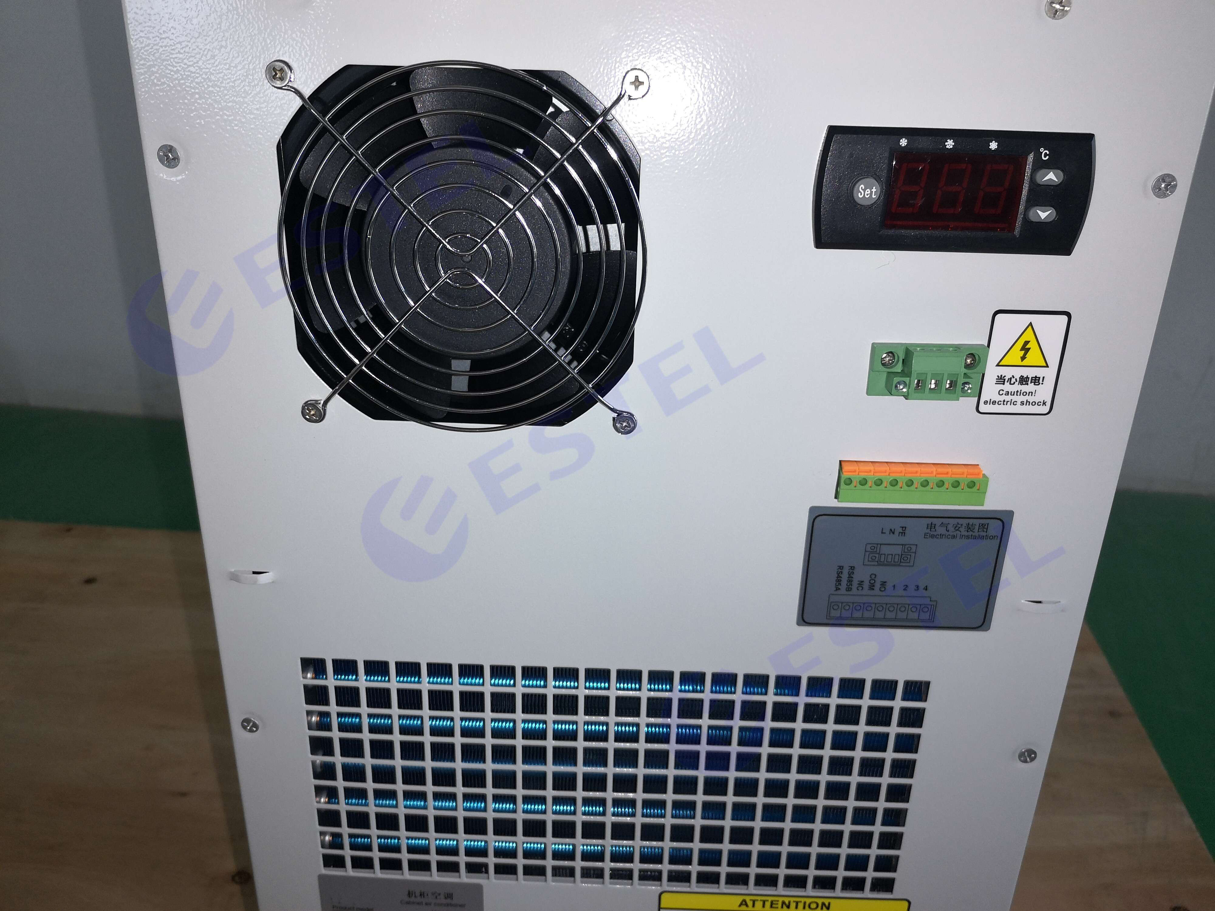 220V AC Outdoor Cabinet Air Conditioner 600W With IP55 Protection Level
